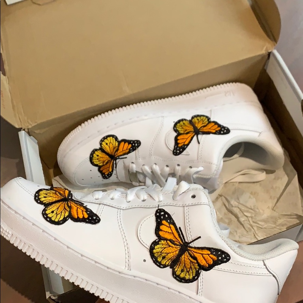 NIKE AIR FORCE 1s CUSTOM BUTTERFLY